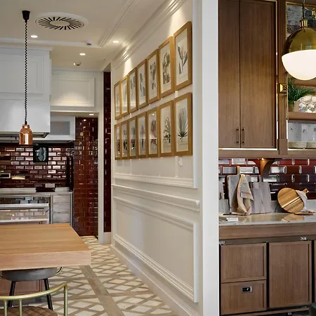 De Londres Y De Inglaterra 4*