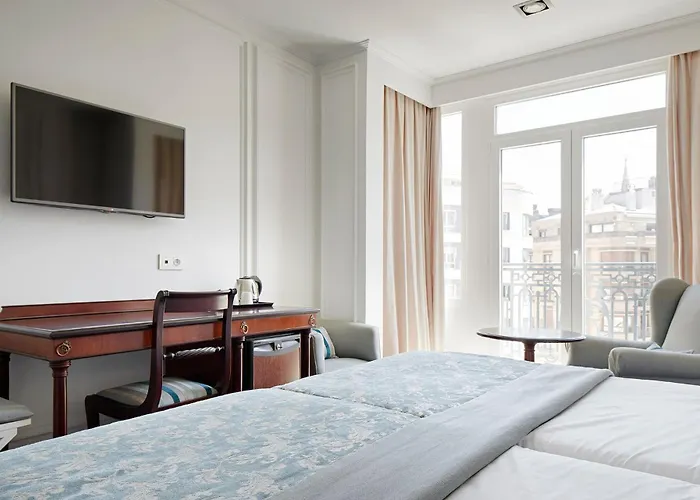 伦德雷斯茵格拉特拉酒店 酒店