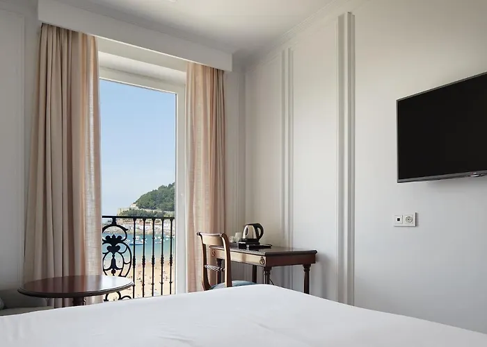 伦德雷斯茵格拉特拉酒店