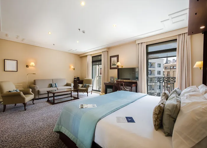 伦德雷斯茵格拉特拉酒店 4* 圣塞瓦斯蒂安